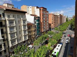 Piso de cuatro hb, salón con terraza. Dos baños, piscina y posibilidad de dos plazas de garaje. photo 0