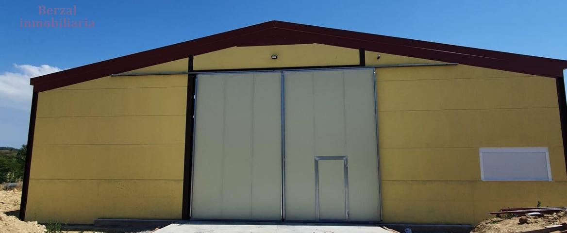 Facilidades de pago. Nave agrícola recién construida en parcela vallada en Castilseco, La Rioja photo 0
