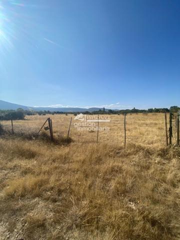 Finca Rústica en venta en Santo Domingo de Pirón de 11500 m2 photo 0
