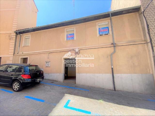 Edificio en venta en Segovia de 222 m2 photo 0