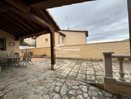 Casa - Chalet en venta en Hontanares de Eresma de 144 m2 photo 0