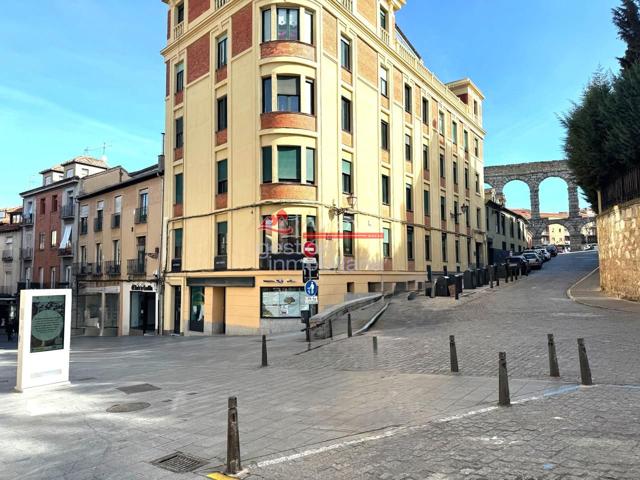 Local en venta en Segovia de 103 m2 photo 0