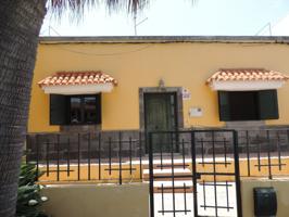 Casa En venta en Calle Doctor Juan Dominguez, 0, Firgas photo 0