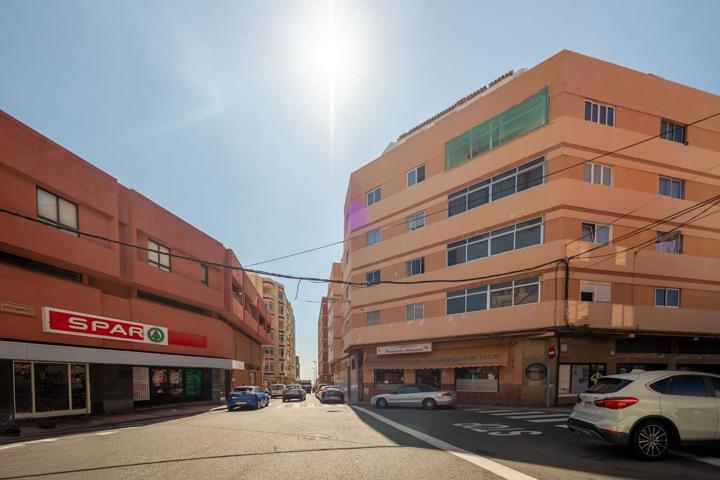 Piso En venta en Calle Alférez Quintana Suárez, 3, San Gregorio, Telde photo 0