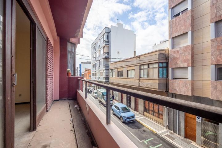 Piso En venta en Calle Suárez Naranjo, 78, Centro, Las Palmas De Gran Canaria photo 0