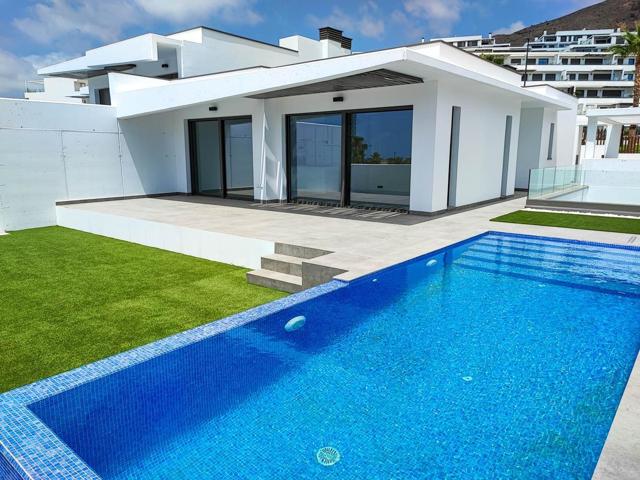 Villa en Urbanización con piscina propia photo 0