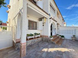 Casa Pareada con gran patio photo 0