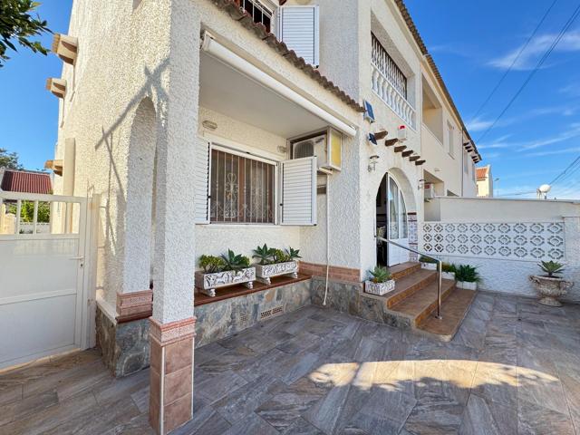 Casa Pareada con gran patio photo 0