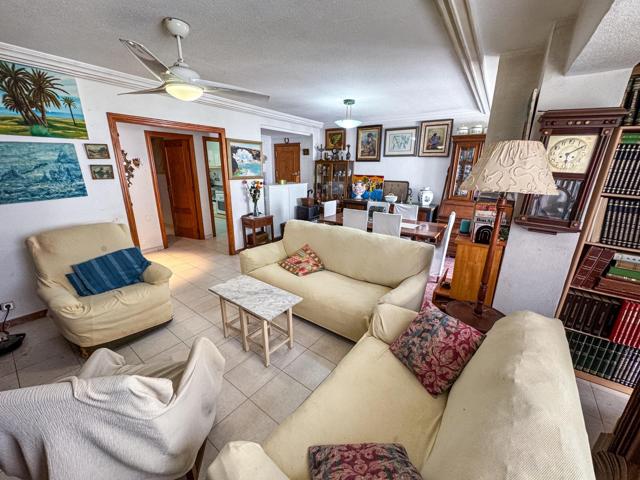 AMPLIO PISO EN PLENO CENTRO DE TORREVIEJA – CON VISTAS PARCIALES AL MAR photo 0