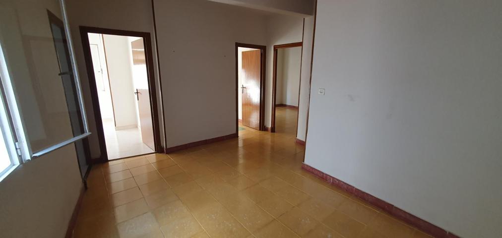 SE VENDE PISO JUNTO A PUERTA DE MARTOS. photo 0