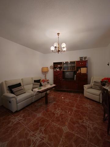 SE VENDE CASA EN LA GUARDIA DE JAÉN ZONA CENTRO photo 0