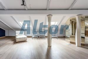 Ático en alquiler en Madrid, con 215 m2, 2 habitaciones y 2 baños, Ascensor, Aire acondicionado y Calefacción Eléctrica. photo 0