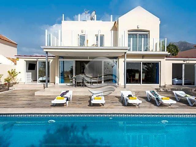 ¡Aquí está! Villa en El Madroñal photo 0