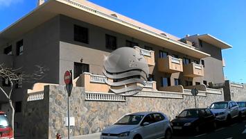&quot;Encantador piso con vistas en El Médano: comodidad y estilo en tu próximo hogar&quot; photo 0