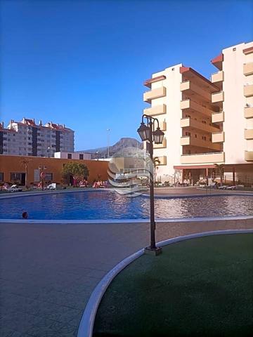 "Encantador Piso en Planta Baja con Terraza en Los Cristianos: ¡Tu Espacio Exclusivo en Santa Cruz de Tenerife!" photo 0
