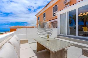 Descubre el Exquisito Dúplex en Costa Adeje photo 0