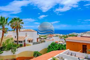 Descubre el Exquisito Dúplex en Costa Adeje photo 0