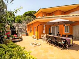 Casa En venta en Calella photo 0