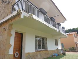 Casa En venta en Pineda De Mar photo 0
