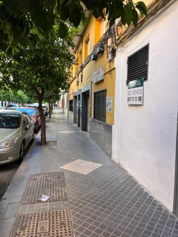 LOCAL COMERCIAL PARA INVERSIÓN JUNTO A LA PLAZA DE COSTASOL photo 0