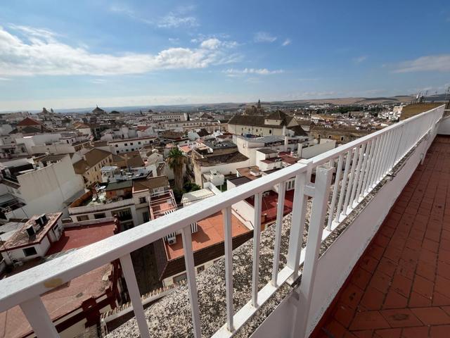 GRAN VIVIENDA EN PASEO DE LA VICTORIA CON PISCINA Y ZONA DE APARCAMIENTO!!!! photo 0