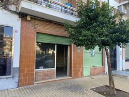 LOCAL COMERCIAL JUNTO A AV. CARLOS III. Incluye uso exclusivo de plaza de garaje photo 0
