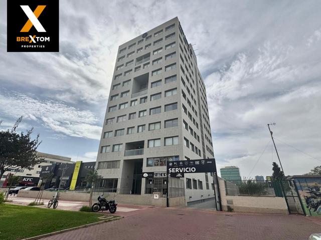 AMPLIA PLAZA DE GARAJE EN JUAN CARLOS I EDIFICIO TOMAS GUILLÉN photo 0