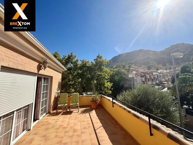 ¡Exclusivo Chalet Esquinero en Urbanización Montegrande, Murcia con Vistas Impresionantes a las Montañas! photo 0