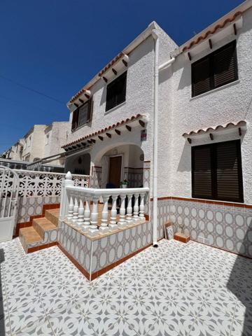 Casa En venta en Calas Blanca, Torrevieja photo 0