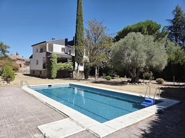 Casa En venta en Travesía De Valdencina, Alpedrete photo 0
