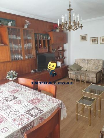 SE ALQUILA PISO CON SERVICIOS CENTRALES CURSO QUE VIENE photo 0