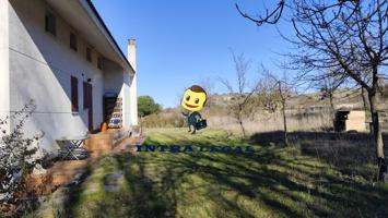 SE VENDE CASA CON TERRENO Y PISCINA PROPIA A 10 MINUTOS DE SALAMANCA photo 0