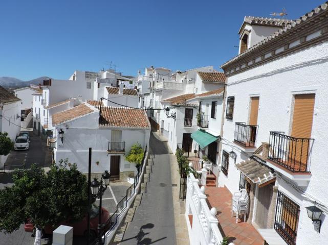 Casa de pueblo en Alcaucín photo 0