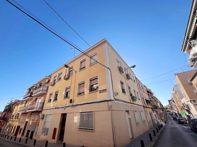 Piso En venta en Calle De Los Carrascales, Usera, Madrid photo 0