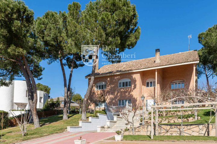 (Ref.418113) Maravilloso Chalet independiente en Villaviciosa de Odon Negociable photo 0