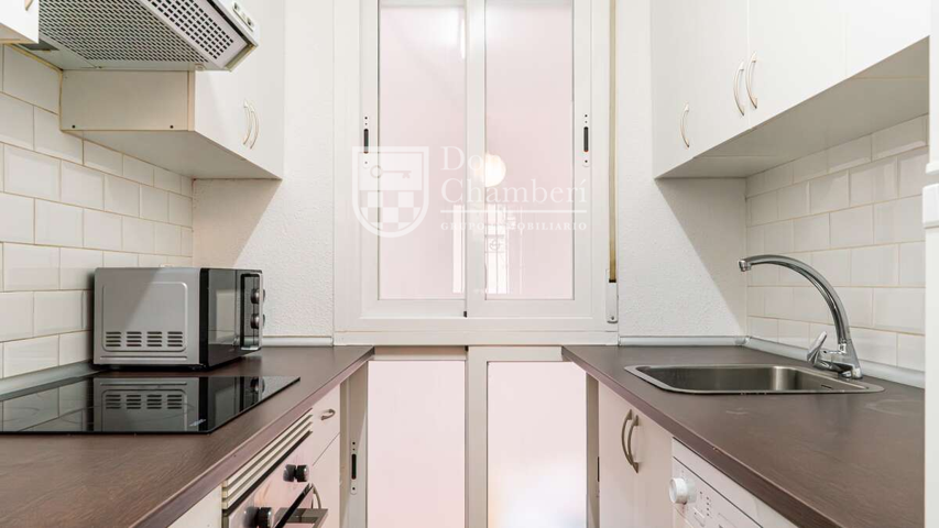 (Ref.580047) Exclusiva oportunidad en Chamberí – Luminoso piso en planta baja, Calle Andrés Mellado photo 0