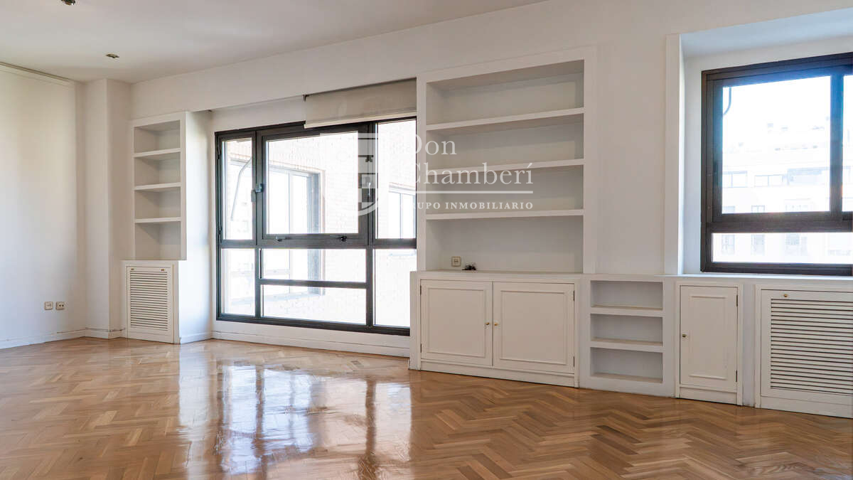 (Ref.587913) Piso amplio y luminoso en Ríos Rosas photo 0