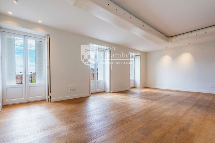 (Ref.588543) Alquiler de vivienda excepcional de 3 habitaciones en Calle de Atocha photo 0