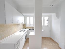 OPORTUNIDAD INVERSORES - Precioso ático en inmejorable ubicación en Eixample photo 0