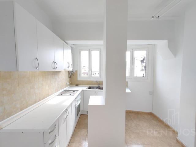OPORTUNIDAD INVERSORES - Precioso ático en inmejorable ubicación en Eixample photo 0