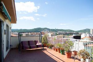 Tranquilo ático con gran terraza a 3 minutos de la estación de Gavà. photo 0