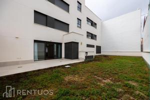 Piso a estrenar con jardín privado photo 0
