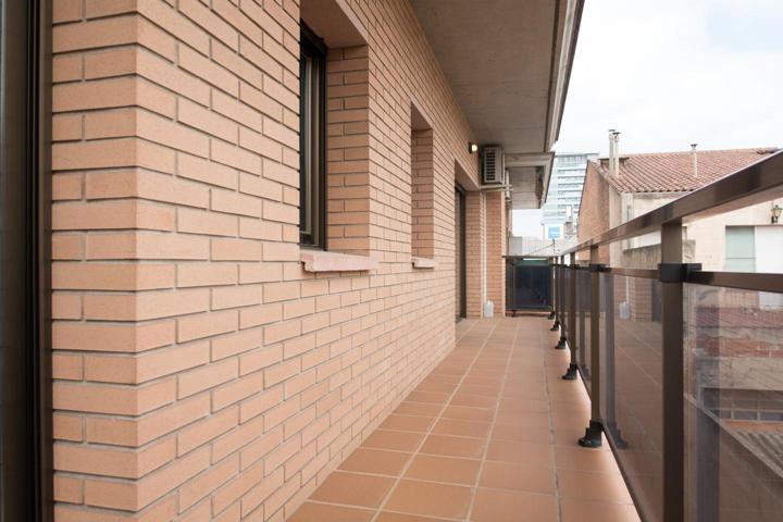 Piso con parking y trastero junto a parada de Sabadell centre photo 0