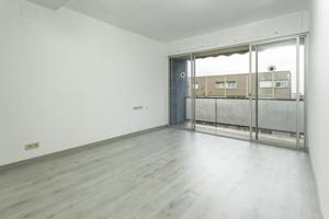 Luminoso piso completamente exterior junto a Hospital Vall d&#x27;Hebron photo 0