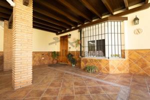 CHALET PAREADO EN ZONA RONDA ESTE photo 0