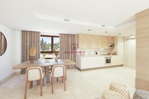Apartamentos y áticos de nueva construcción en venta en el corazón de Benahavís, Costa del Sol photo 0