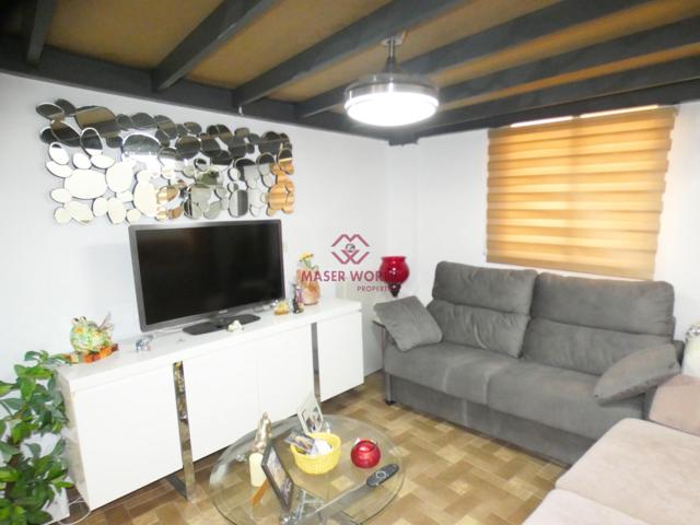 SE VENDE LOCAL CONVERTIDO EN VIVIENDA A 50 METROS DE LA PLAYA. photo 0