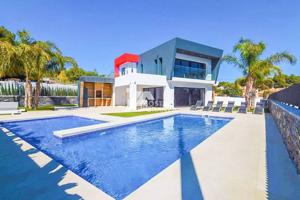 Villa En venta en Calp photo 0