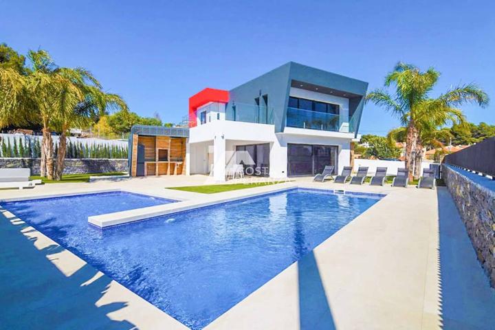 Villa En venta en Calp photo 0