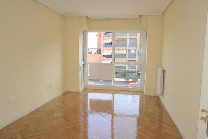 Piso En alquiler en Avenida Talgo, Moncloa, Madrid photo 0